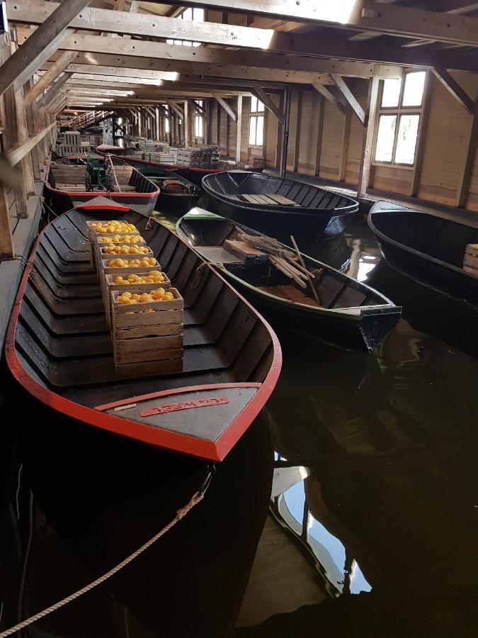 Отель Logeren Op Dijk43 Broek op Langedijk Экстерьер фото