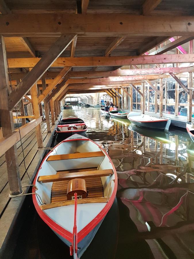 Отель Logeren Op Dijk43 Broek op Langedijk Экстерьер фото